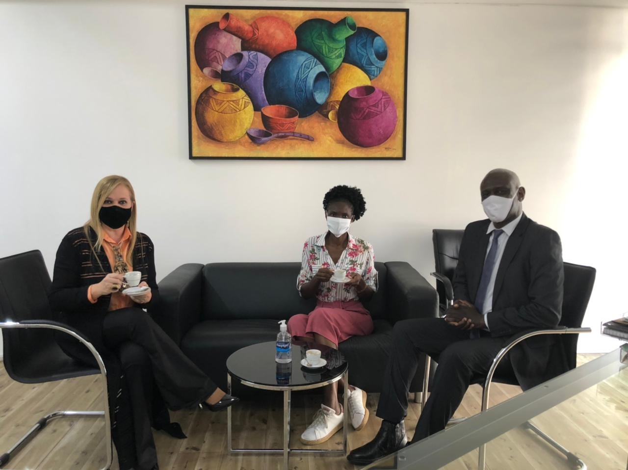 Encontro de trabalho entre o Consulado Honorário do Senegal Dr. Babacar Ba e presidente da Mulheres Solidares Sra. Ana Karin de Andrade e a Diretora da Diversidade Benazira Djoco