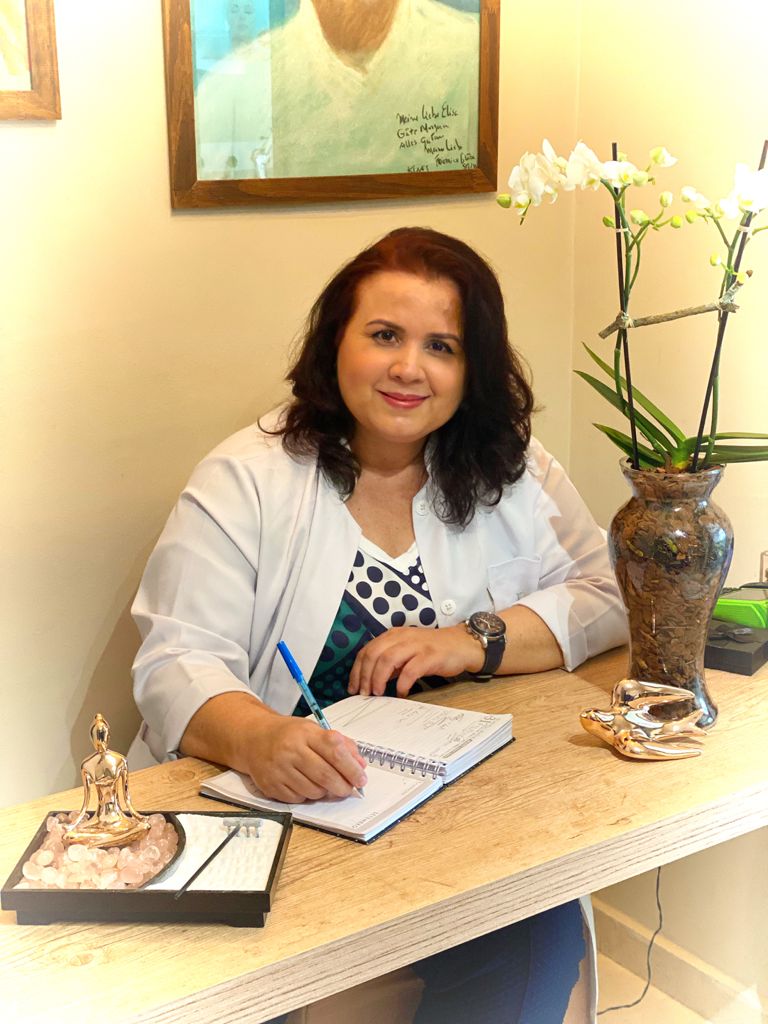 Esteticista Jaqueline Costha realiza tratamentos prevenindo o envelhecimento precoce da pele baseada na “Nova era da Cosmética Genética”