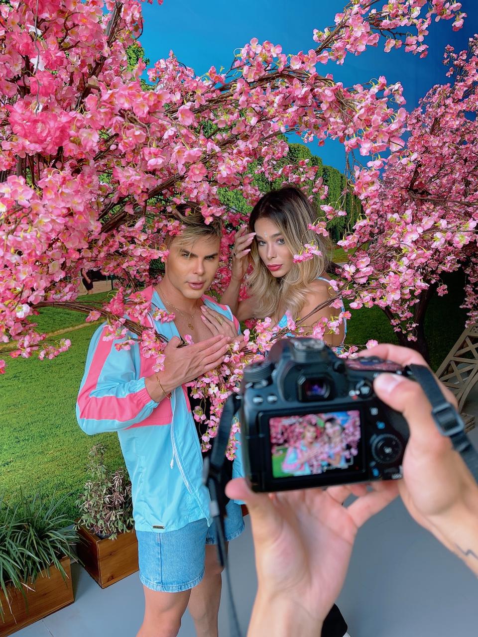 Barbie e Ken visitam o parque Selfie Gramado