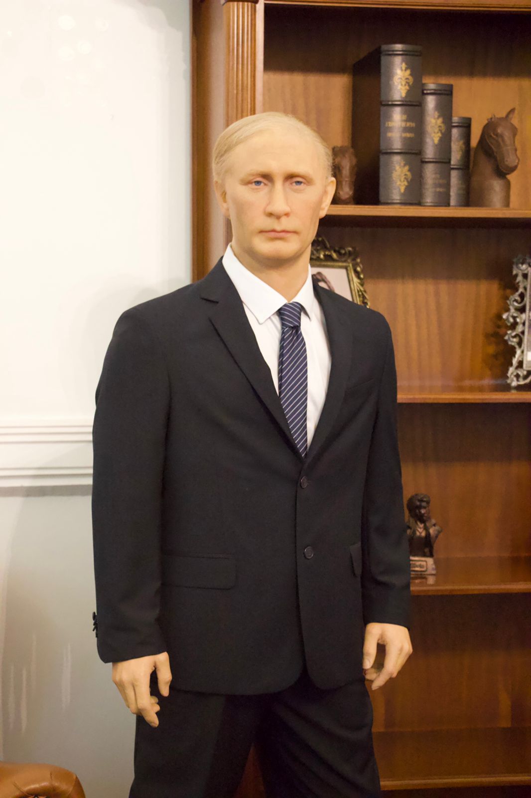 Estátua de Putin é removida de Museu de Cera em Gramado