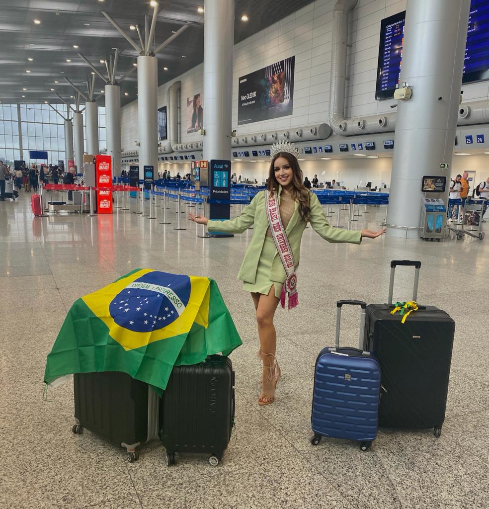 Brasileira embarca rumo ao Miss Brasil Teen Universe 2022