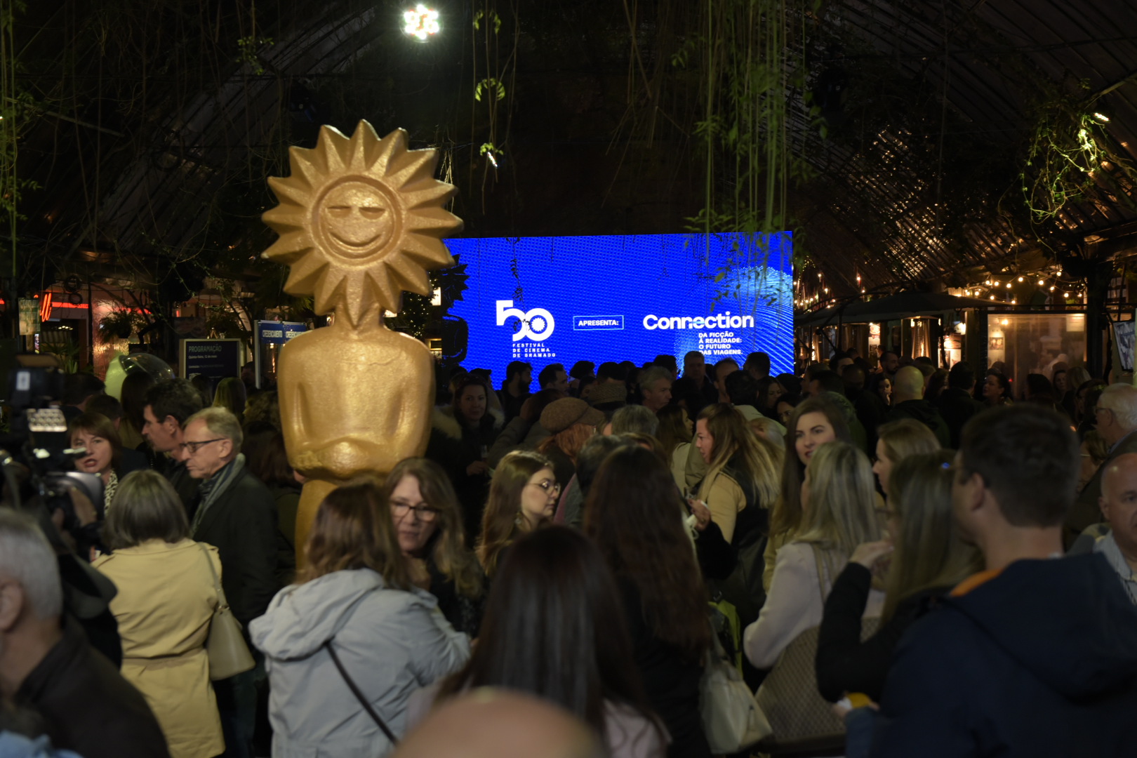 Connection inicia com solenidade e atividades na Rua Coberta e Palácio dos Festivais