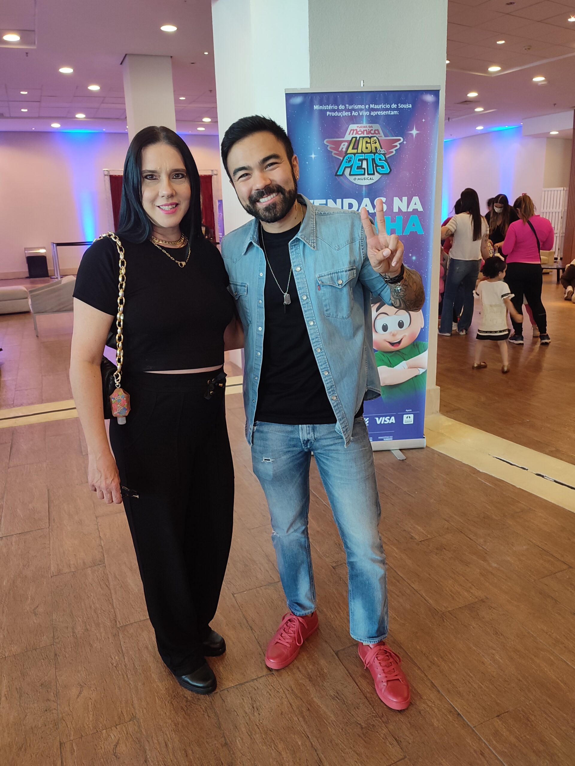 Jornalista Ana Bittar marca presença na estréia do Musical “A Liga dos Pets” com a turma da Mônica