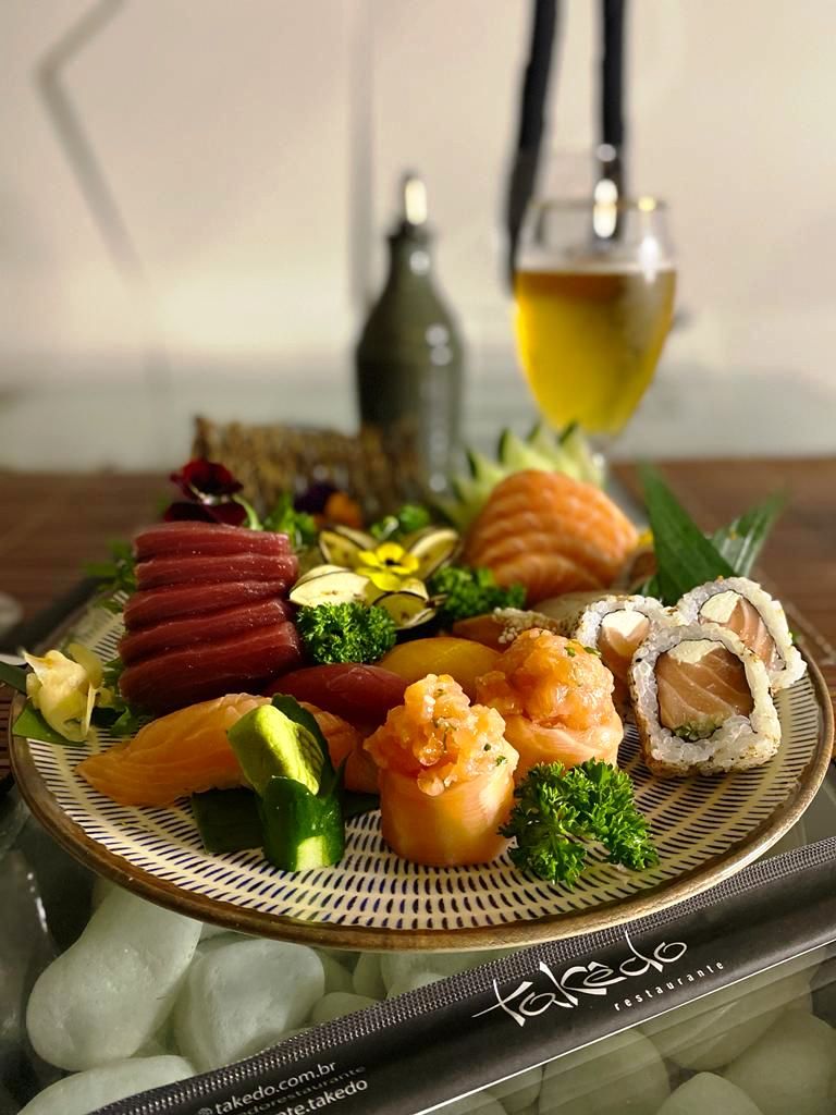 17 dicas para você harmonizar sushi com vinhos, cervejas e drinks