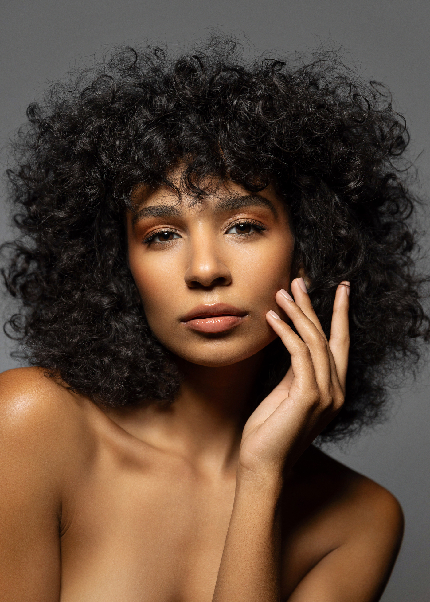 A beleza de desacelerar: Nathan Carvalho e Raquel Rocha lançam Timeless Beauty na capital