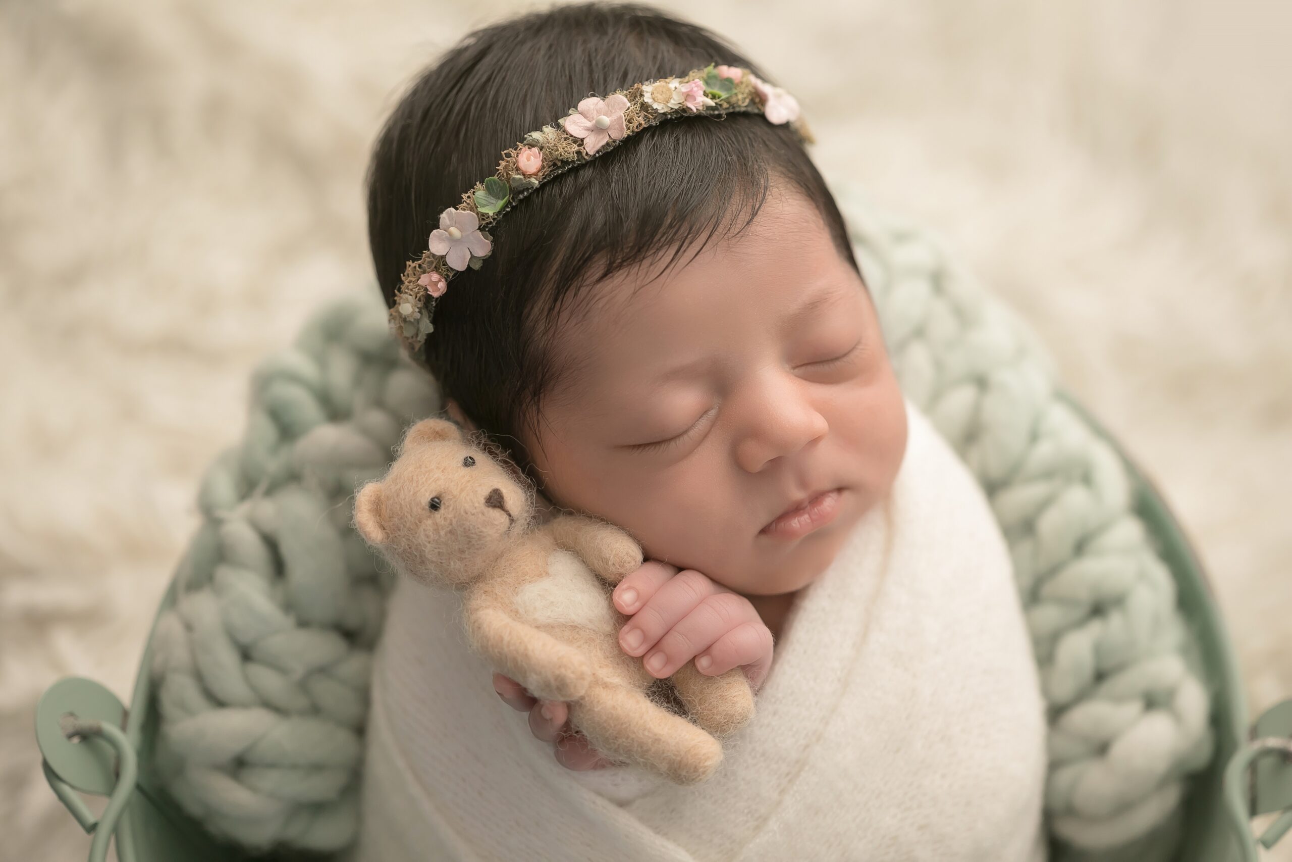 Pioneira em ensaios newborn Fernanda Alves fala sobre os cuidados ao fotografar recém nascidos