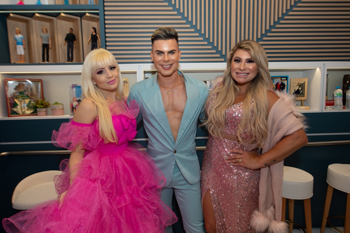 Mostra EliteDesign recebe Barbie e Ken Humanos no espaço de Khrystian Lima