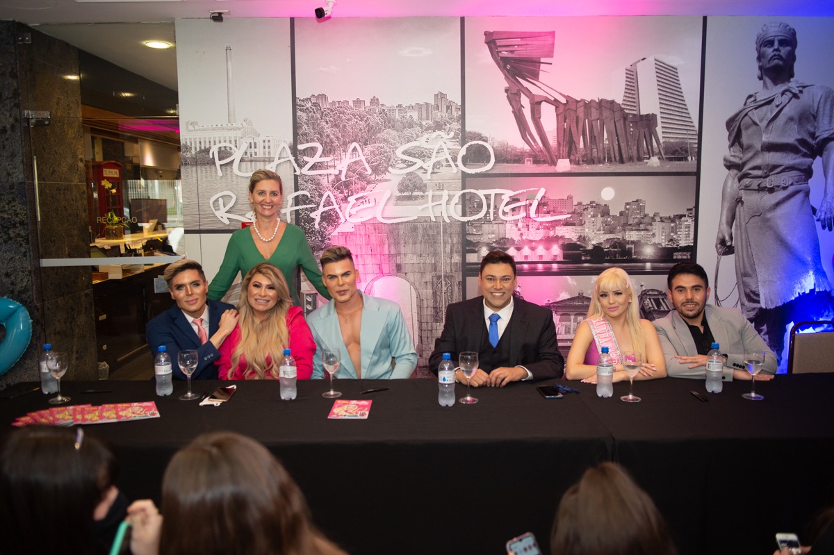 Hotel Plaza São Rafael recebe Barbie e Ken Humanos