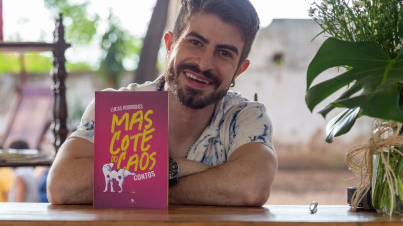 “MASCOTE DO CAOS”- Jornalista lança 2° livro de contos em Cuiabá e 50% do valor vai para a causa animal