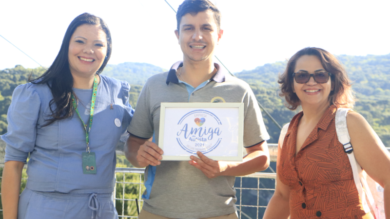 Bondinhos Aéreos de Canela recebe selo de Empresa Amiga do Autista