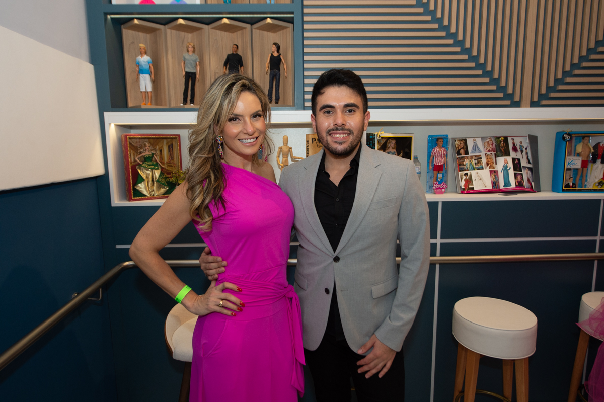 Ali Klemt vive dia de Barbie na matéria do TV FAMA