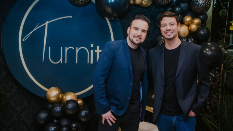 Em São Paulo Leandro Caleguer e Vitor Dias, sócios da agência Turnit Brasil inauguram sua agencia