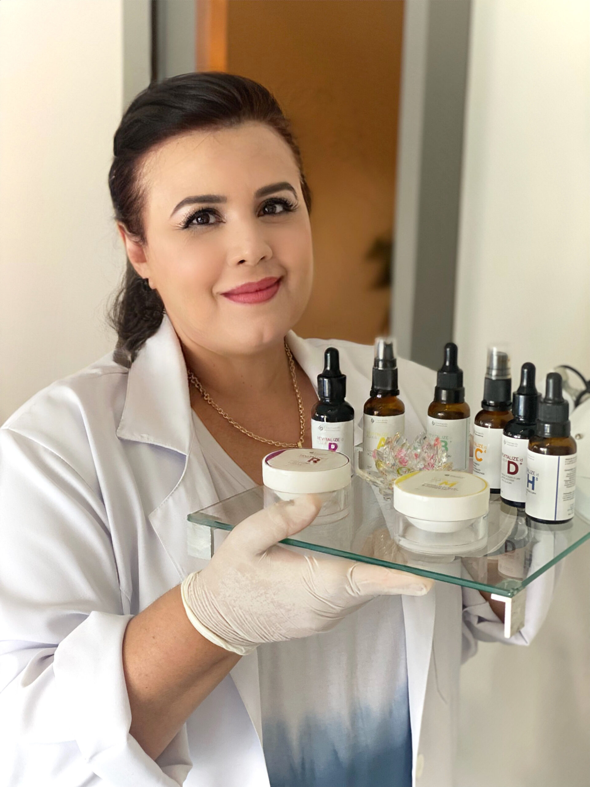 Esteticista Jaqueline Costha explica o motivo do inverno ser a temporada do Peeling