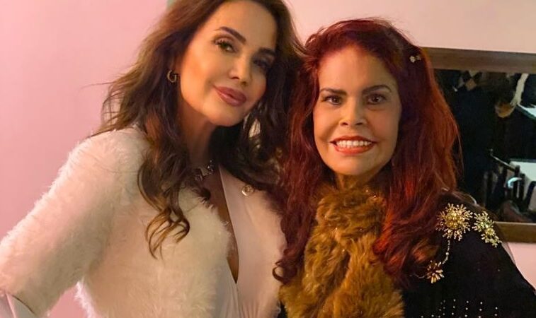 Claudia Métne curte show de Edith Veiga em São Paulo