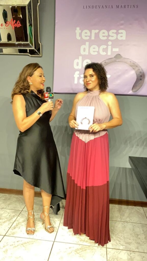 Escritora Lidevania Martins lança em São Luís livro premiado em concurso literario nacional