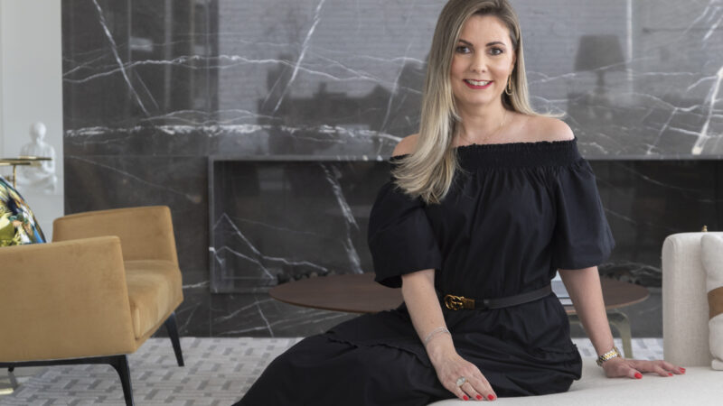 Arquiteta Silvana Garcez, profissional de destaque na Serra Gaúcha, celebra publicação no Yearbook 2023 da Casa Vogue com reunião social no dia 23 de março