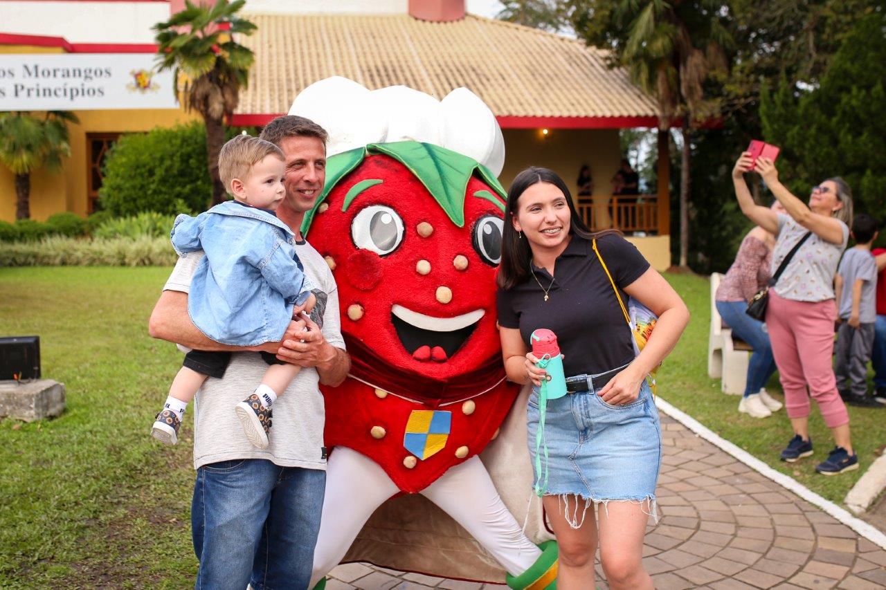 Vinte motivos para visitar a 20ª Festa Nacional do Moranguinho 