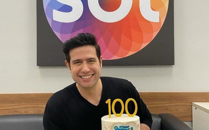 Galã Velson D’Souza celebra 100 capítulos da novela “A Infância de Romeu e Julieta”