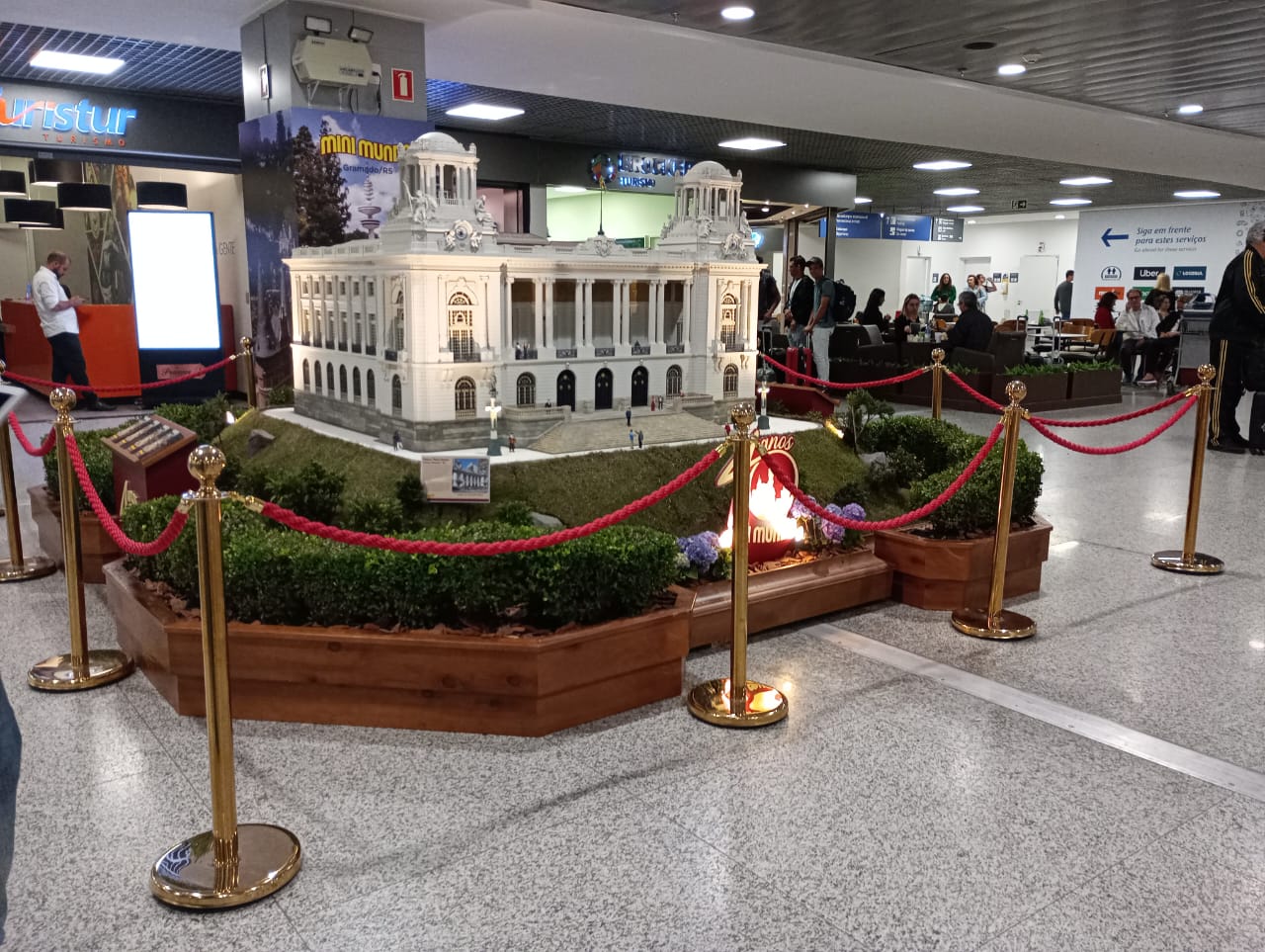 Mini Mundo expõe nova réplica do Rio de Janeiro no Aeroporto Salgado Filho