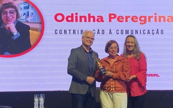 Odinha Peregrina é agraciada com o Troféu Ari Serra