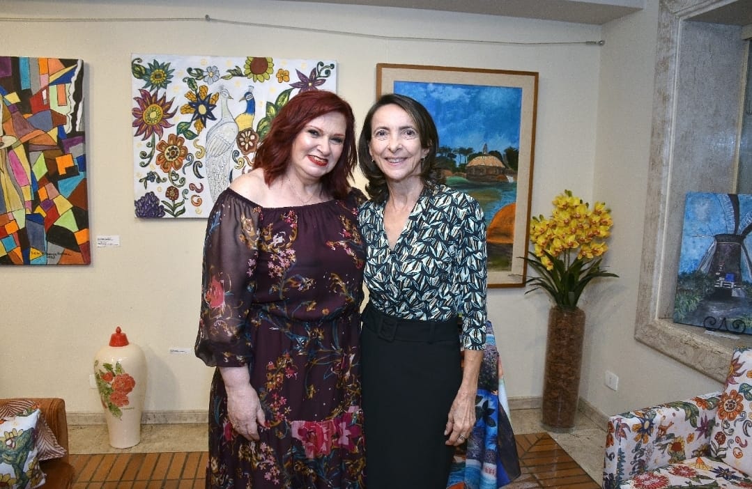 Teresa Kodama realiza Vernissage da Exposição “Mundo de Sonhos de Encantos e de Cores” 