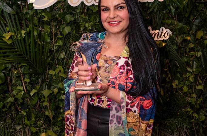 Luísa Rodrigues é a Colunista Social destaque 2023 da Serra Gaúcha pelo troféu Phodium