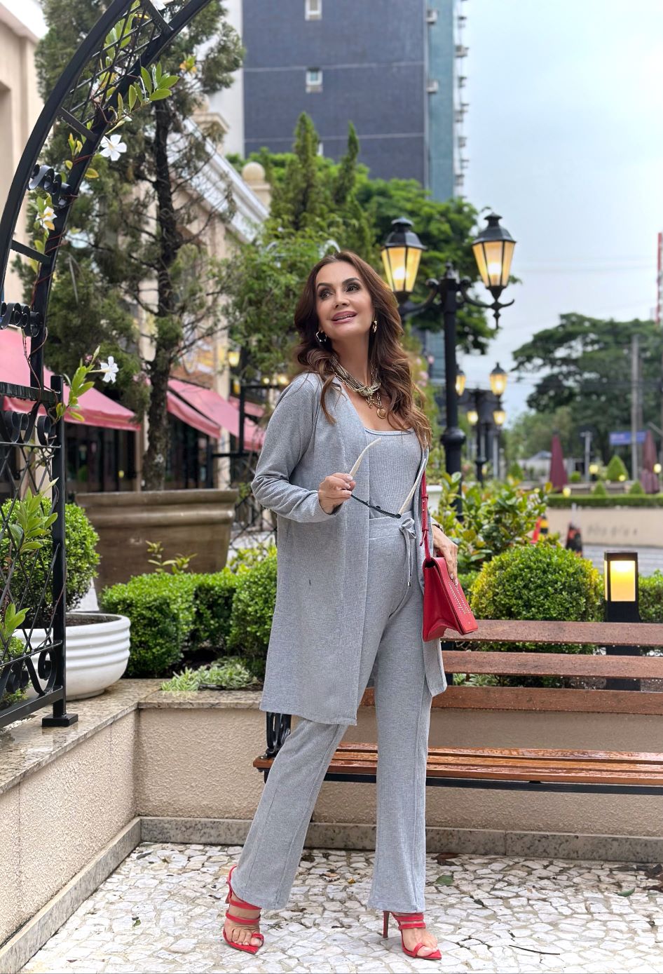 Claudia Métne se junta à Op Trend para revolucionar o estilo homewear e urban street!