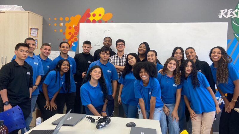 Fundação Tênis forma primeira turma do programa Jovem Aprendiz