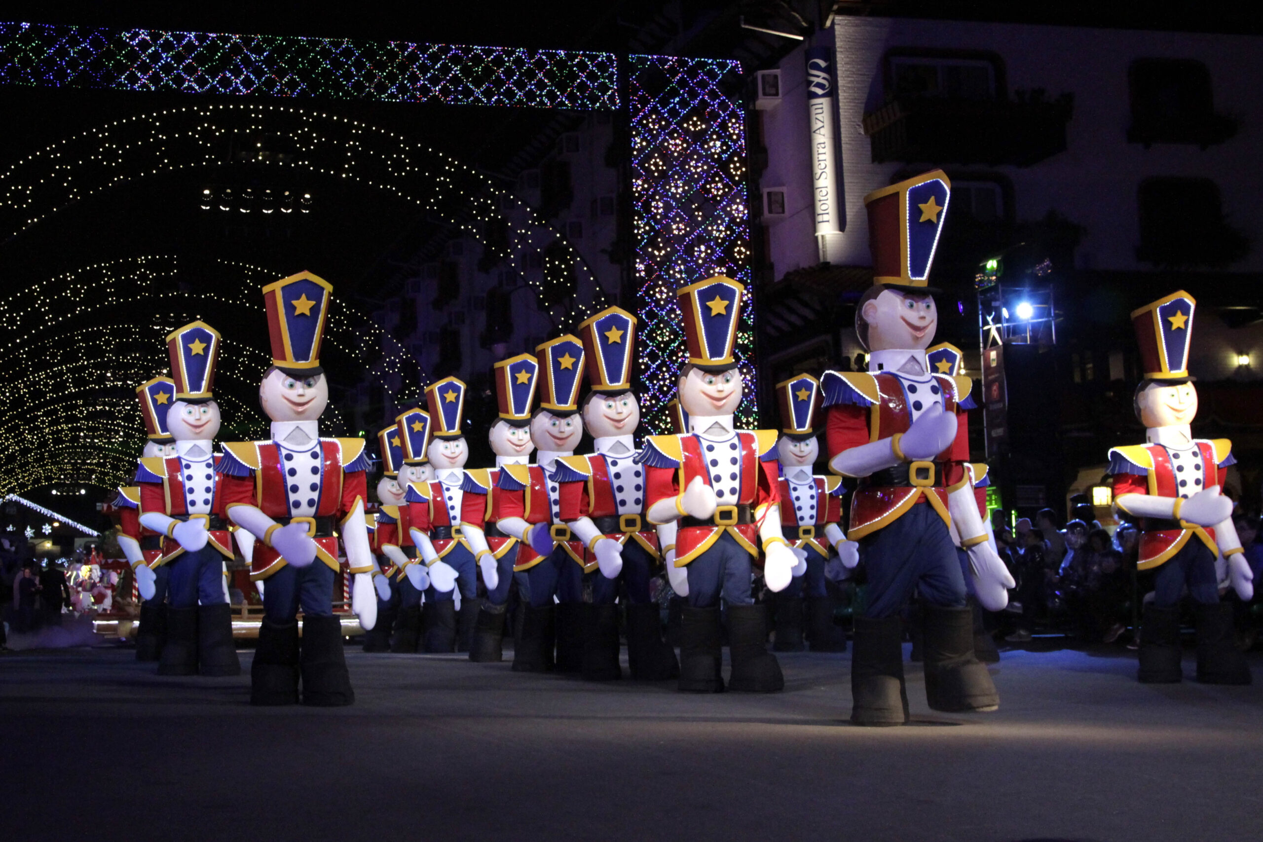 Grande Desfile do Natal Luz em Gramad