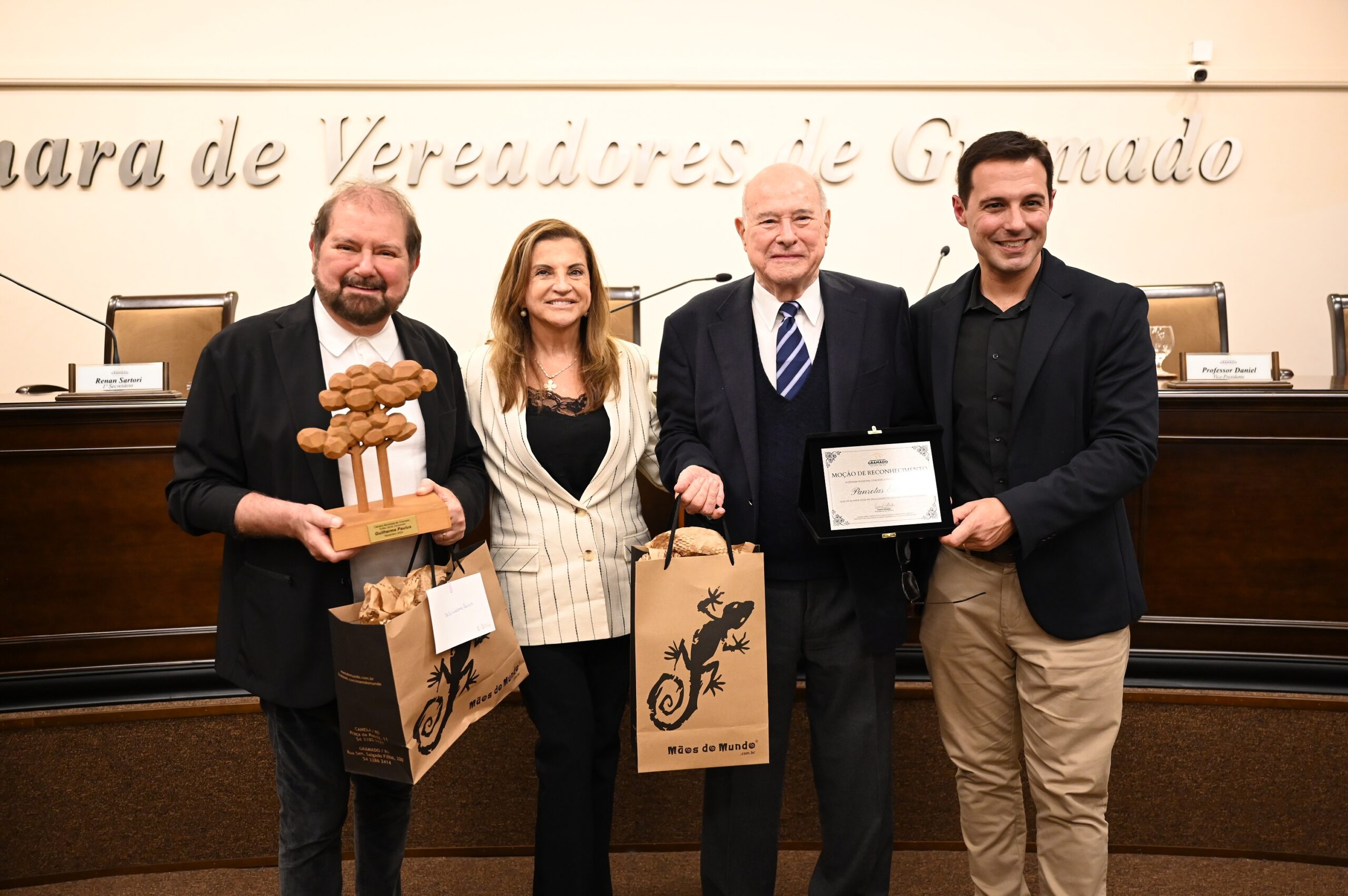 Em noite de saudosismo, Paulus e Alcorta recebem homenagens na largada para o 36º Festuris