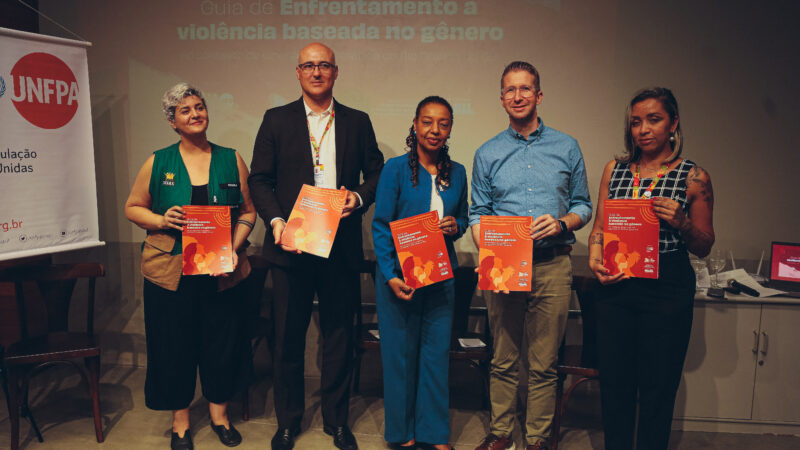 Em Porto Alegre, UNFPA fortalece ações de resposta à violência baseada no gênero em meio à crise climática e lançou novo Guia de Enfrentamento