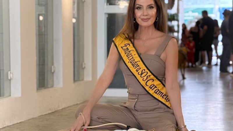 Claudia Métne embaixadora de São Paulo da Ong SOS Caramelo visita os animais para a doação