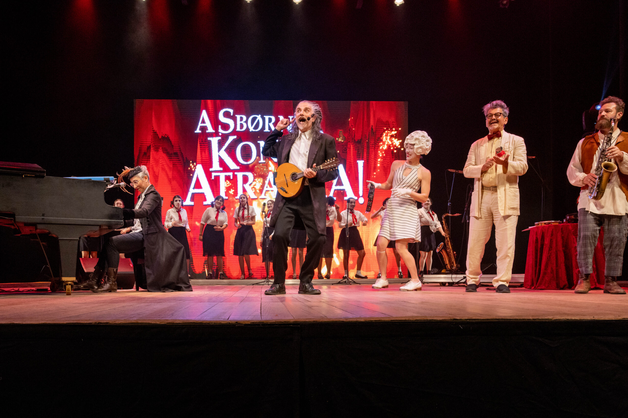 A Sbørnia Kontr`Atracka em fevereiro no Theatro São Pedro