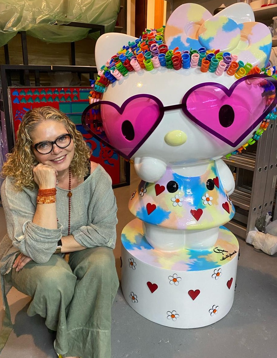 Hello Kitty personalizada por Cintia Abravanel chega a Porto Alegre