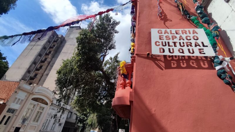 Bienal do Mercosul: fios que conectam a arte à cidade 