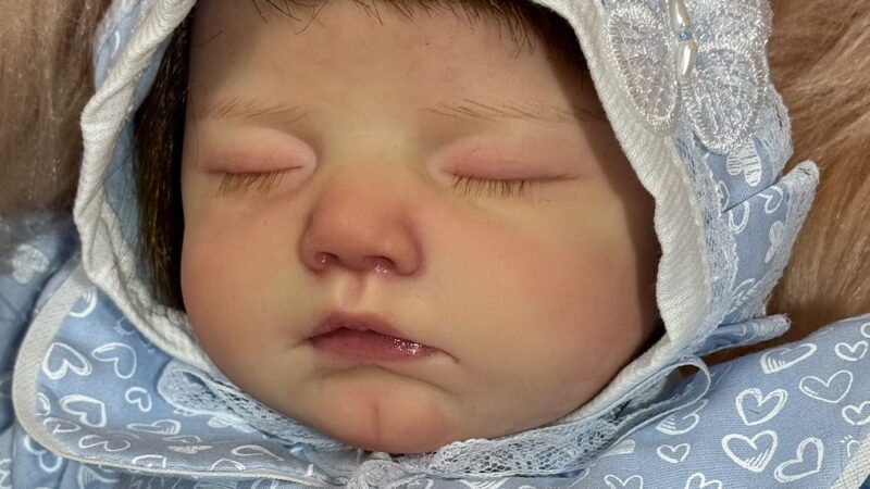 Bebê reborn: Por que algumas mulheres se apegam a bonecos? Psicóloga explica