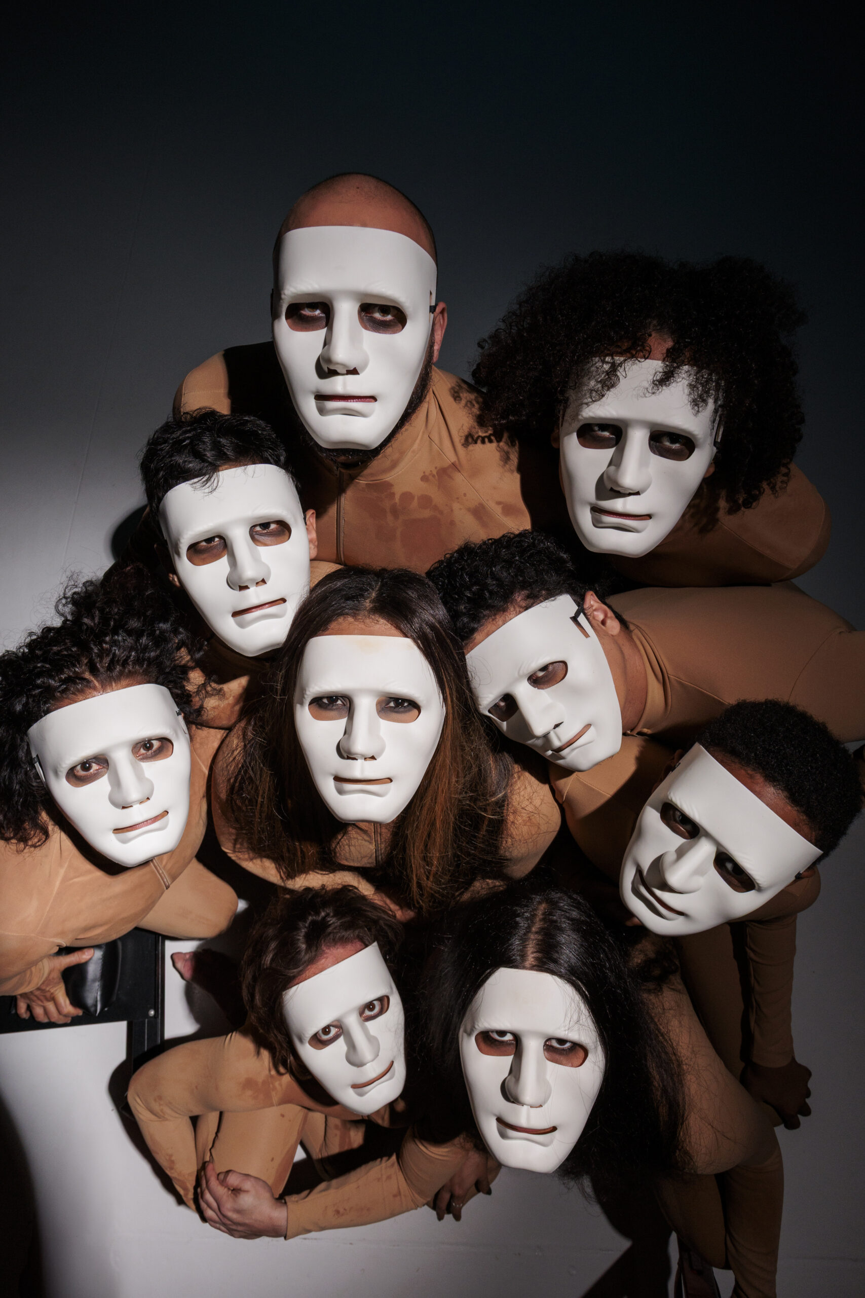 Grupo Tholl estreia o espetáculo Lendas do Sul com duas apresentações em Porto Alegre