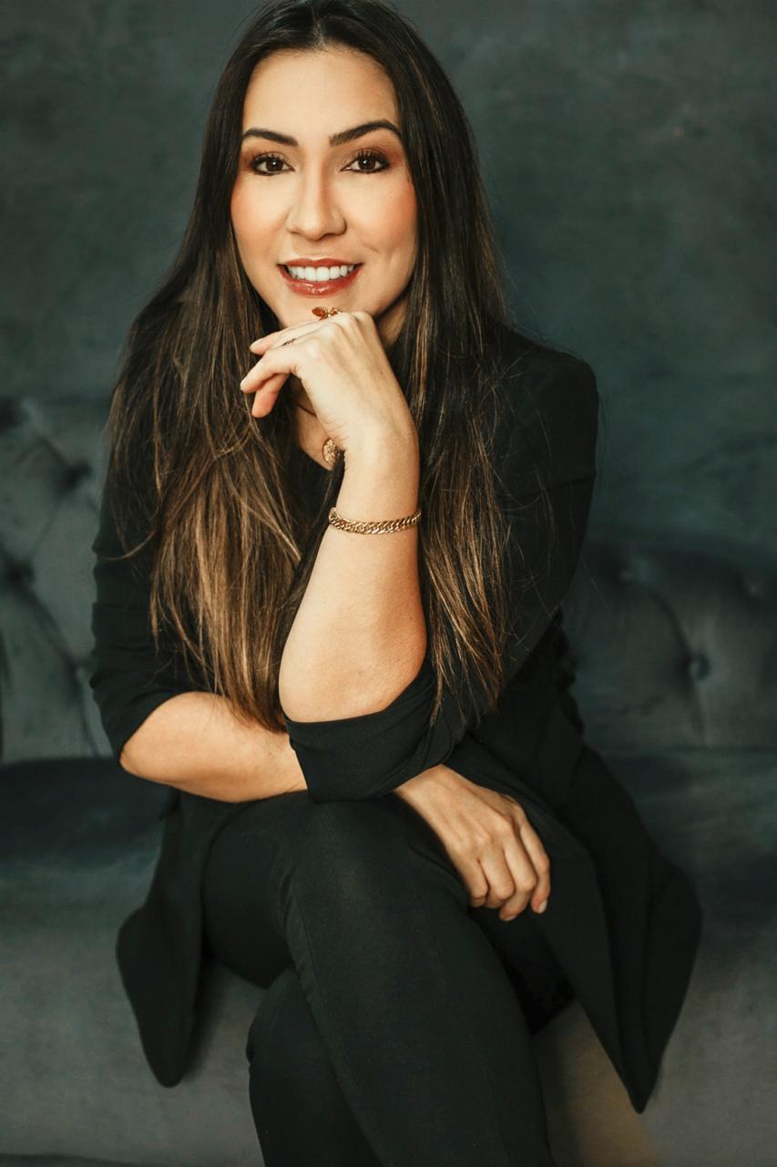 Dra. Cristiane Vieira – Transformando Vidas com Ciência, Estética e Inspiração