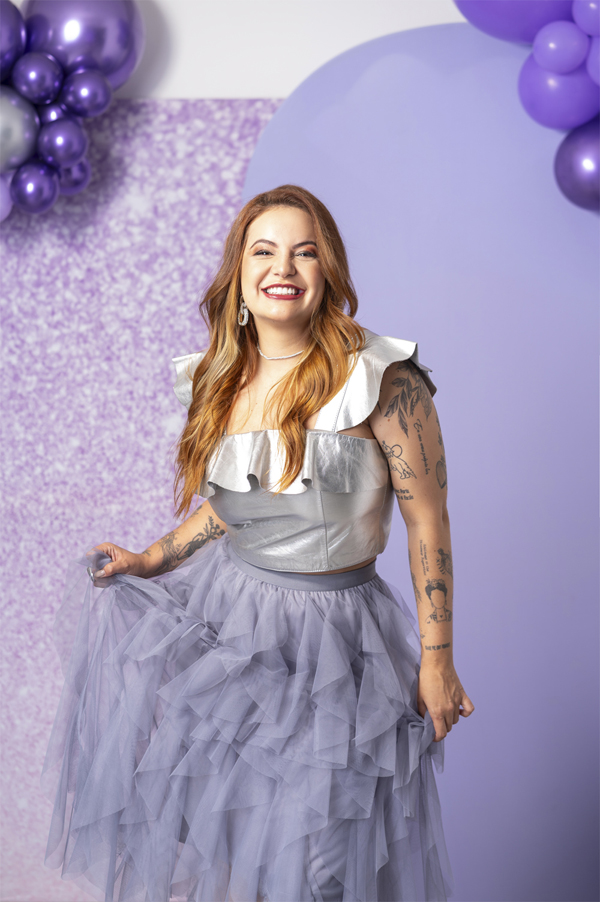 Comunicadora Juju Massena estampa a capa da BENDITA