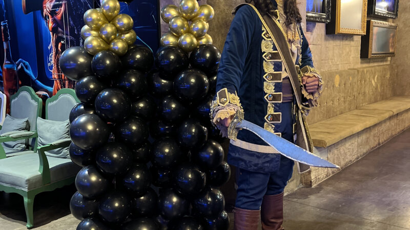 Capitão Cara de Mau comemora 16 anos de pirataria do bem