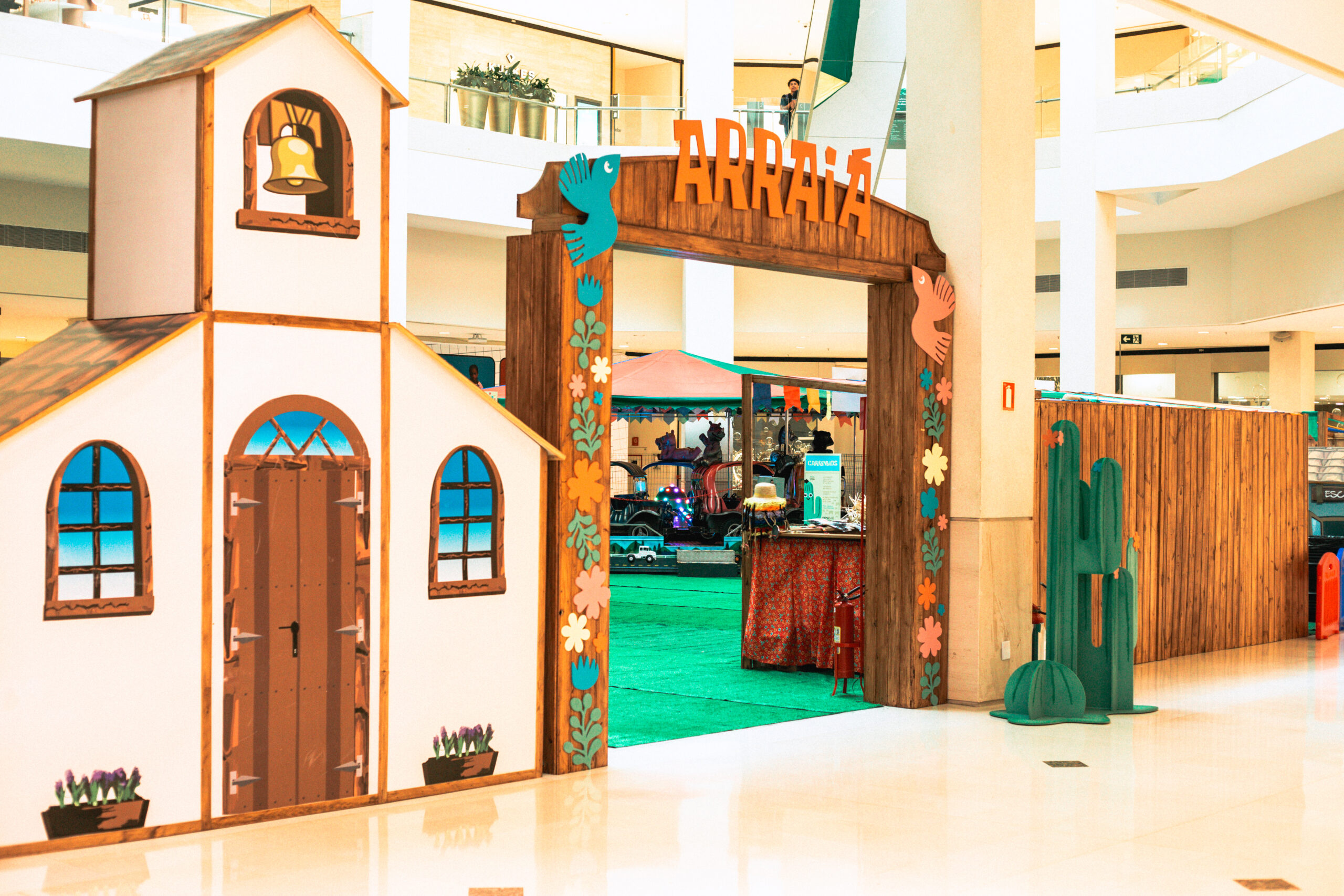 Iguatemi entra no clima de festa junina com tradicional Arraiá