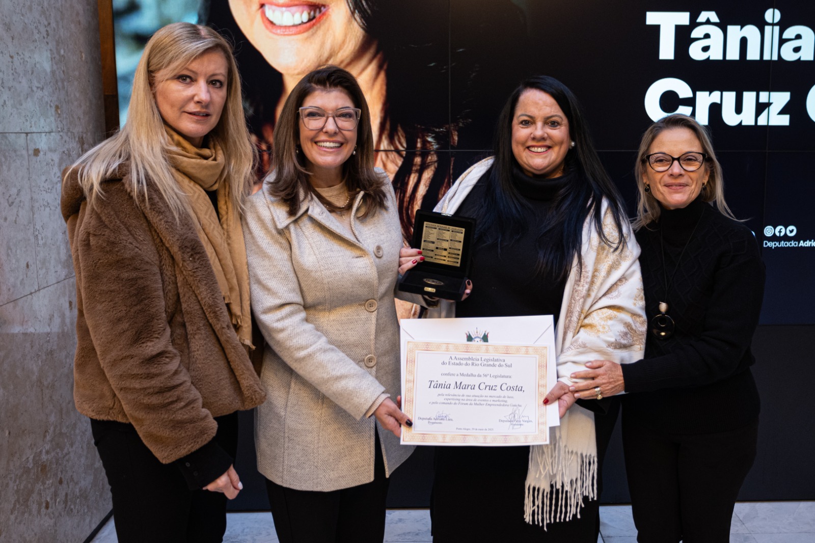 Homenagem à Tânia Costa – Uma Trajetória de Liderança, Empreendedorismo e Impacto Social