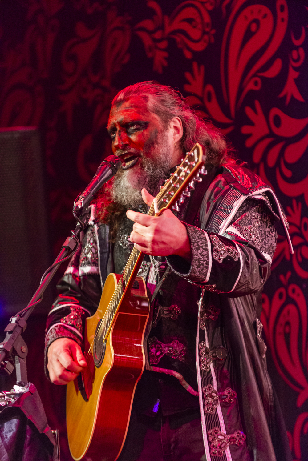 Rock, pizzas e pirataria: Cara de Mau celebra Dia Mundial do Rock