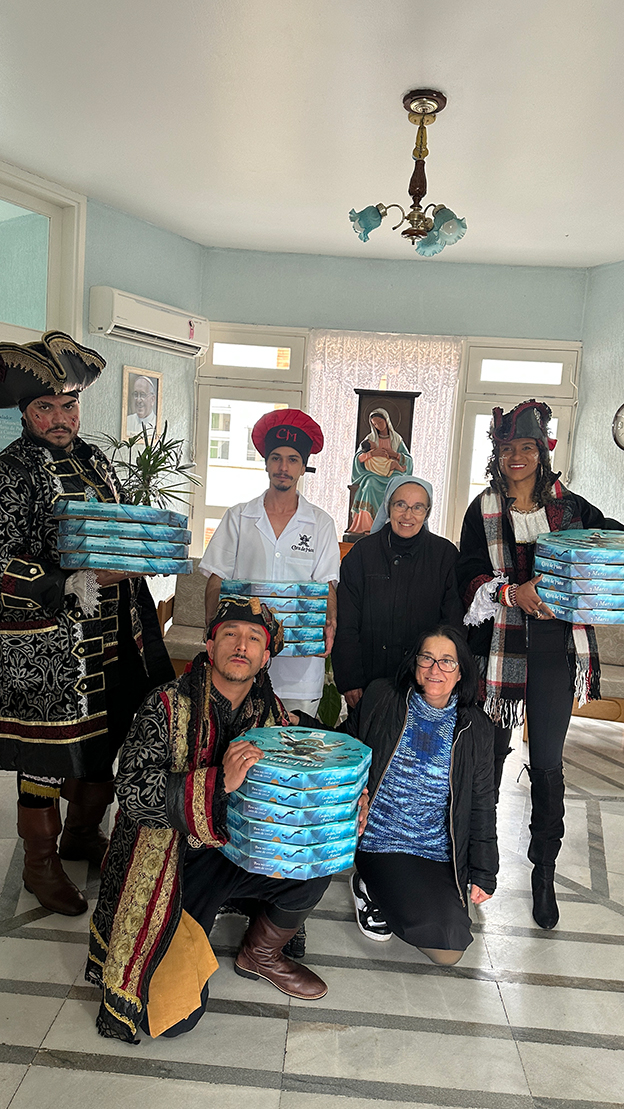 Cara de Mau comemora Dia dos Avós com muita pizza