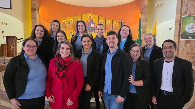 Dra. Luciane Sippert faz a Palestra de Abertura do 32° Seminário de Educação de Giruá que reuniu mais de 300 professores
