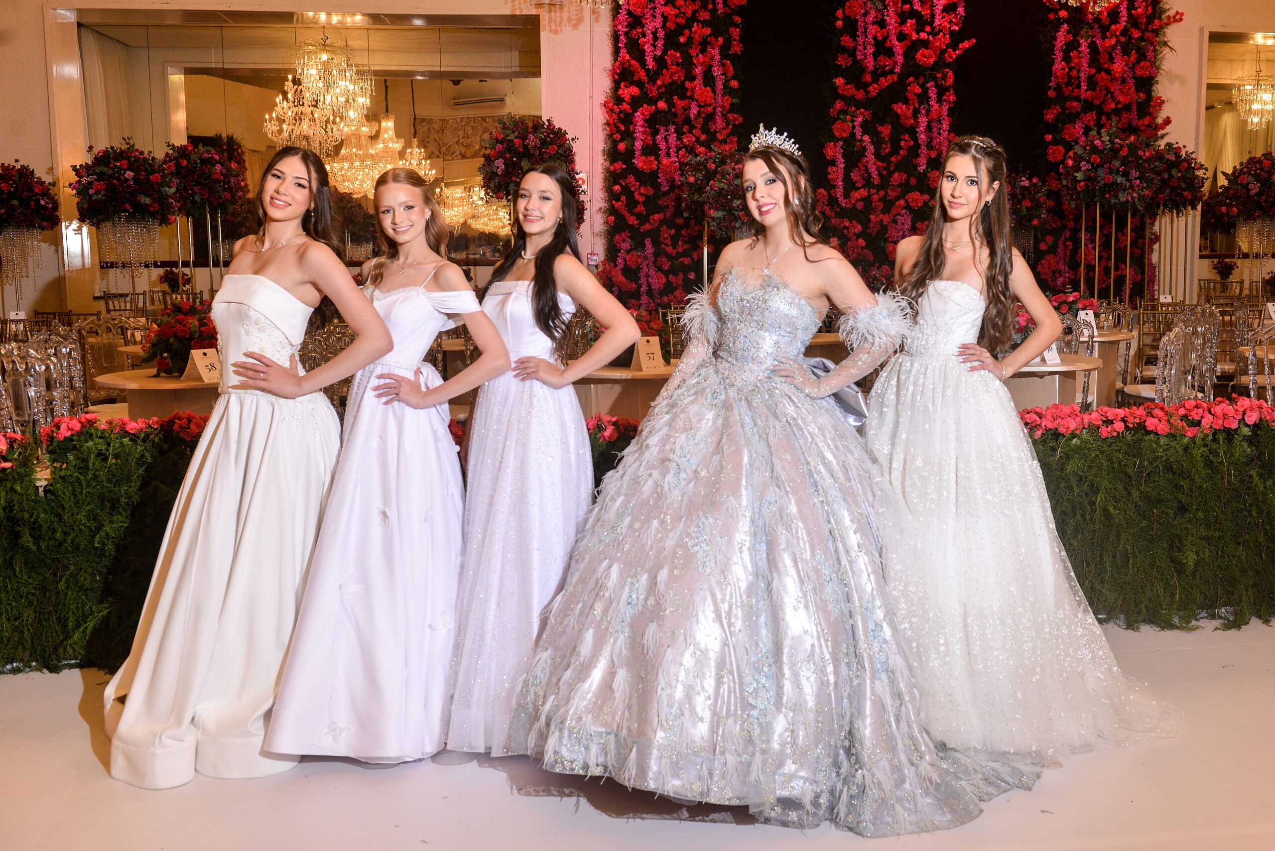 Noite assinalada pelo brilho de 34 debutantes