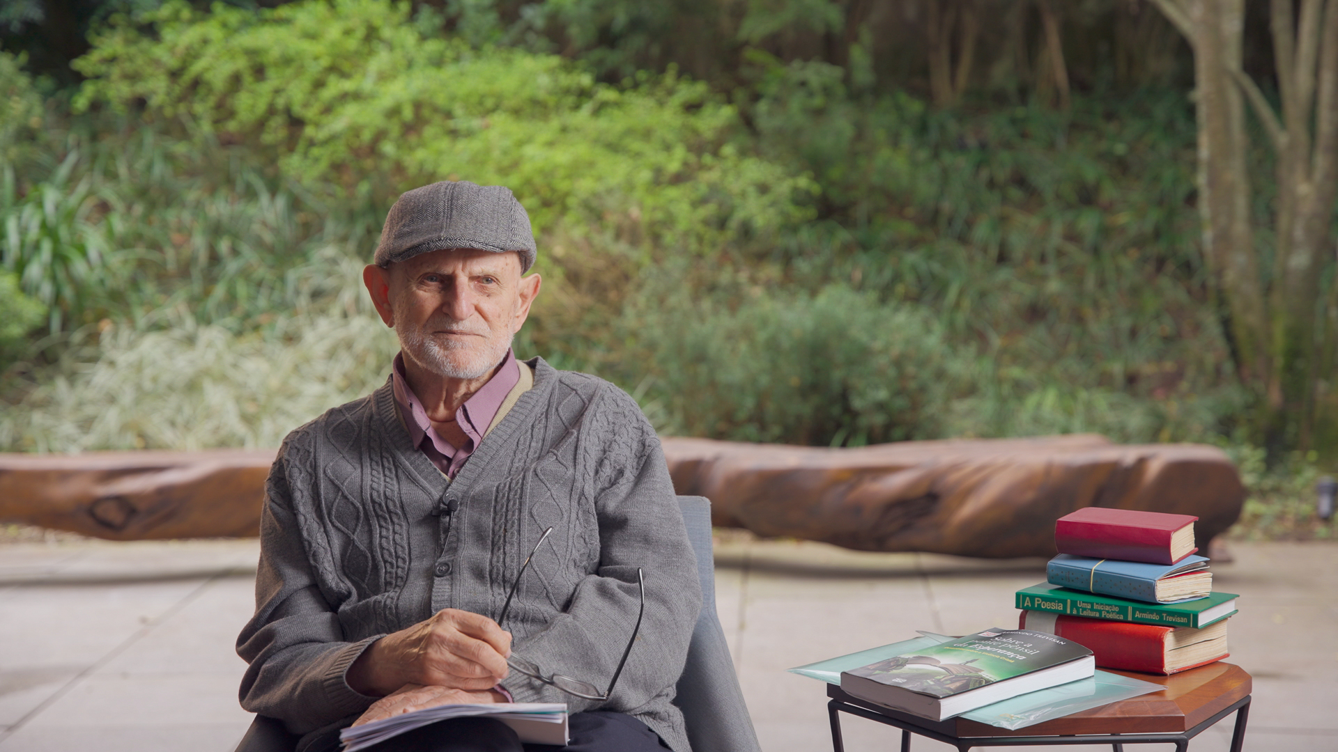 Armindo Trevisan comemora 92 anos com o lançamento do livro Sobre a Ponte Pênsil da Esperança