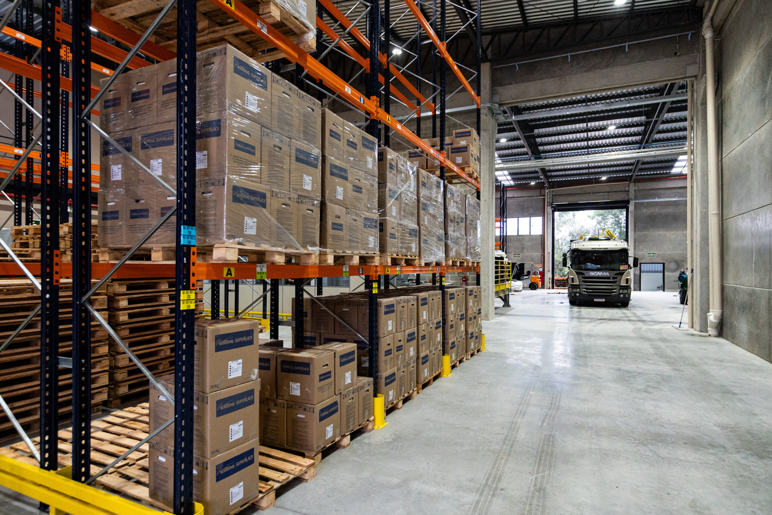 Grupo Killing triplica operação da marca Superlack com nova fábrica