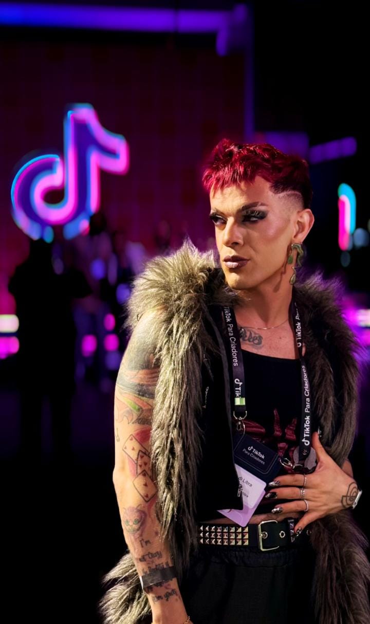 Gaúcho Lenon Tarrago, criador da personagem Rita D’Libra, disputa vaga na 7ª edição da Corrida das Blogueiras