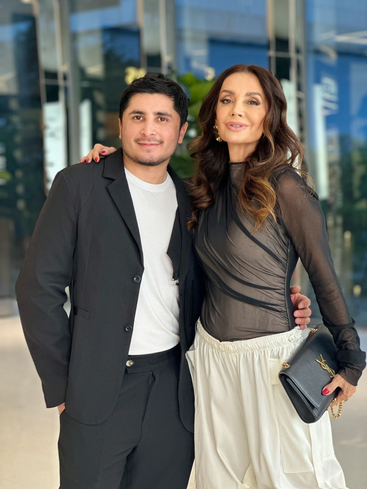 Claudia Métne brilhou no Santiago Fashion Week em São Paulo, onde foi oficialmente nomeada embaixadora da marca internacional